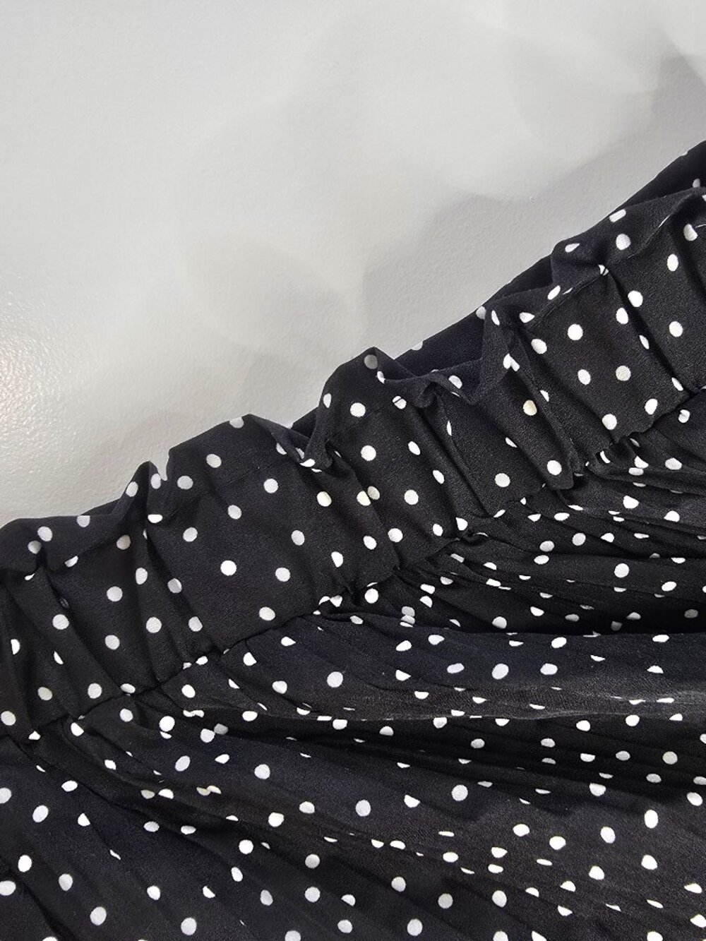 Ecowish High Waist Polka Dot Pleated Midi Skirt - Black and White - Picture 6 of 10